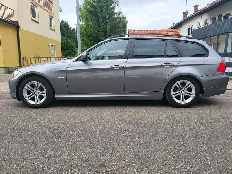 Gebraucht BMW 318 Comfort Edition 143 PS (105 kW) 2009 Grau Kombi