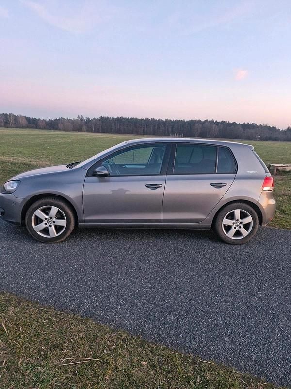 Gebraucht VW Golf VI 105 PS (77 kW) 2010 Grau Kleinwagen