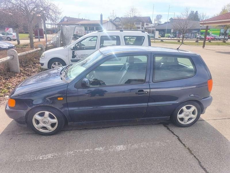 Second-hand VW Polo 60 CP (44 kW) 1996 Albastru Coupe