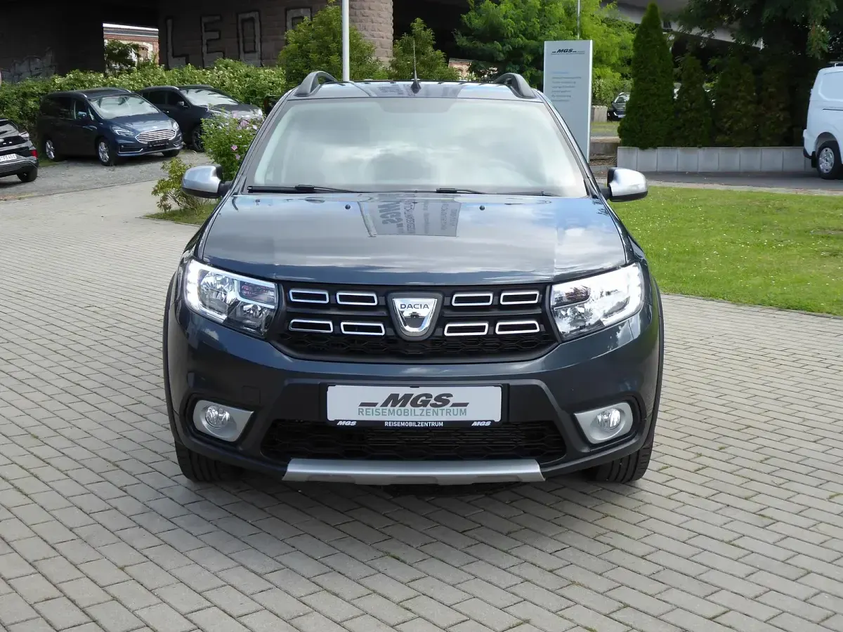 Gebraucht Dacia Logan MCV Stepway 90 PS (66 kW) 2020 Grau Kombi