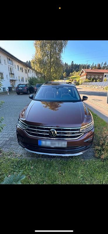 Braun Gebraucht 2022 VW Tiguan Sport SUV | 26.100 € (Guter Preis) - Bild 1/3