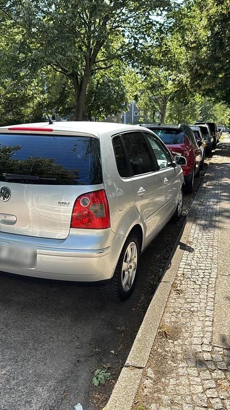 Second-hand VW Polo Basis 101 CP (74 kW) 2004 Gri Hatchback