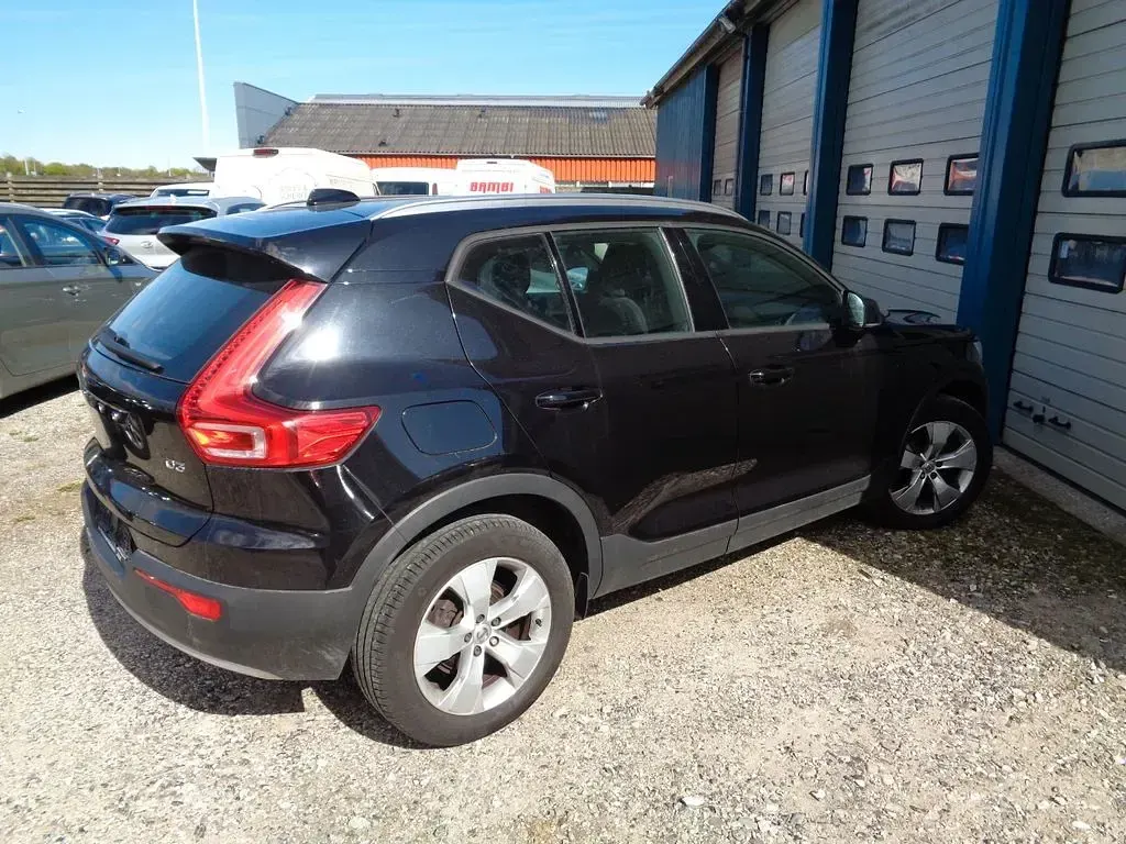 Gebraucht Volvo XC40 Momentum 150 PS (110 kW) 2019 Schwarz SUV