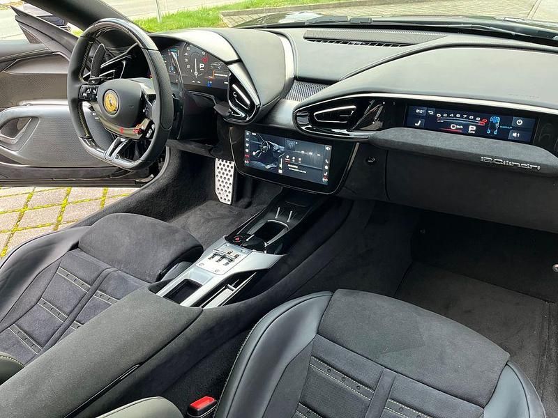 Neu Ferrari 12 Cilindri 829 PS (609 kW) 2025 Nero daytona Coupé