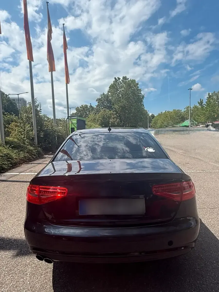 Gebraucht Audi A4 170 PS (125 kW) 2012 Schwarz Limousine
