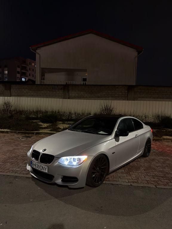 Second-hand BMW 320 Performance 170 CP (125 kW) 2010 Argintiu Coupe