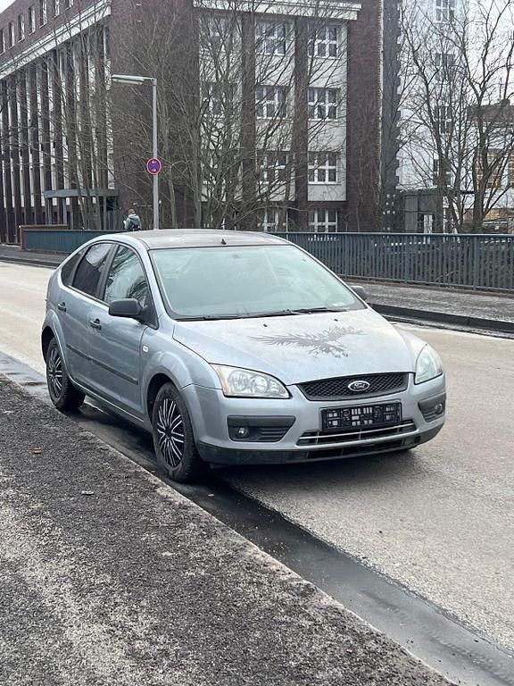 Gebraucht Ford Focus Sport 101 PS (74 kW) 2005 Silber Limousine