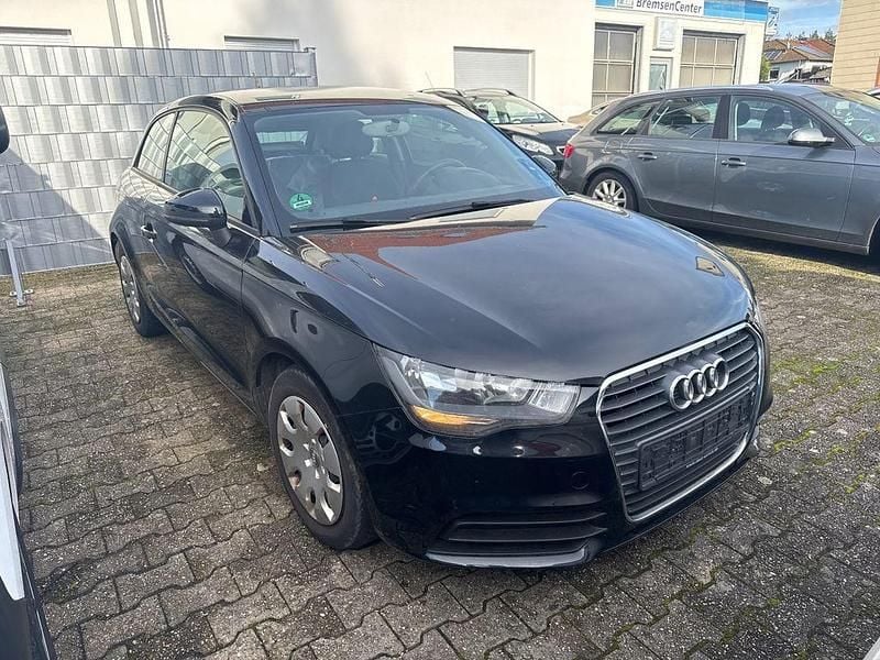 Second-hand Audi A1 Attraction 86 CP (63 kW) 2011 Negru Hatchback