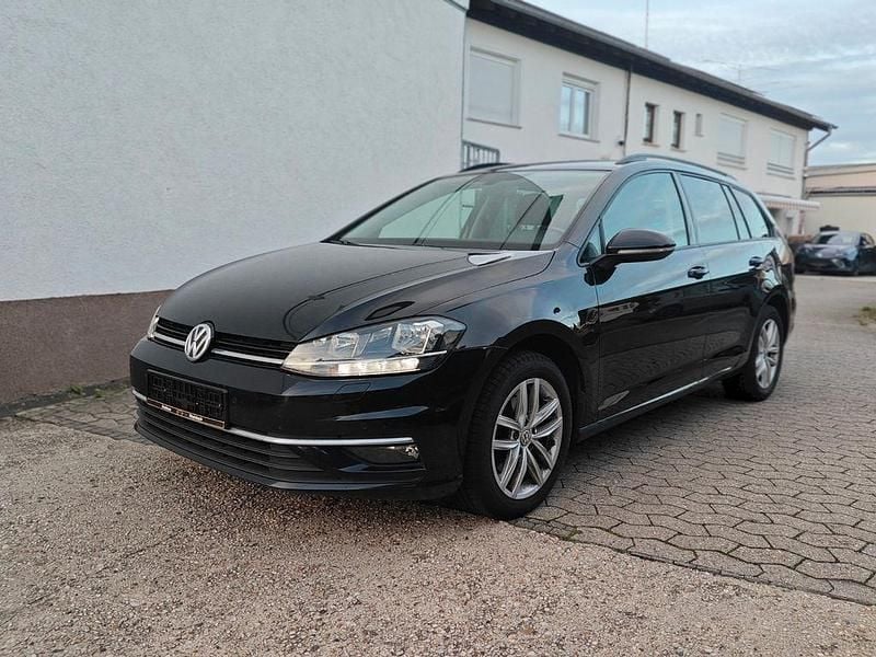 Gebraucht VW Golf VII Comfortline 116 PS (85 kW) 2019 Schwarz Kombi