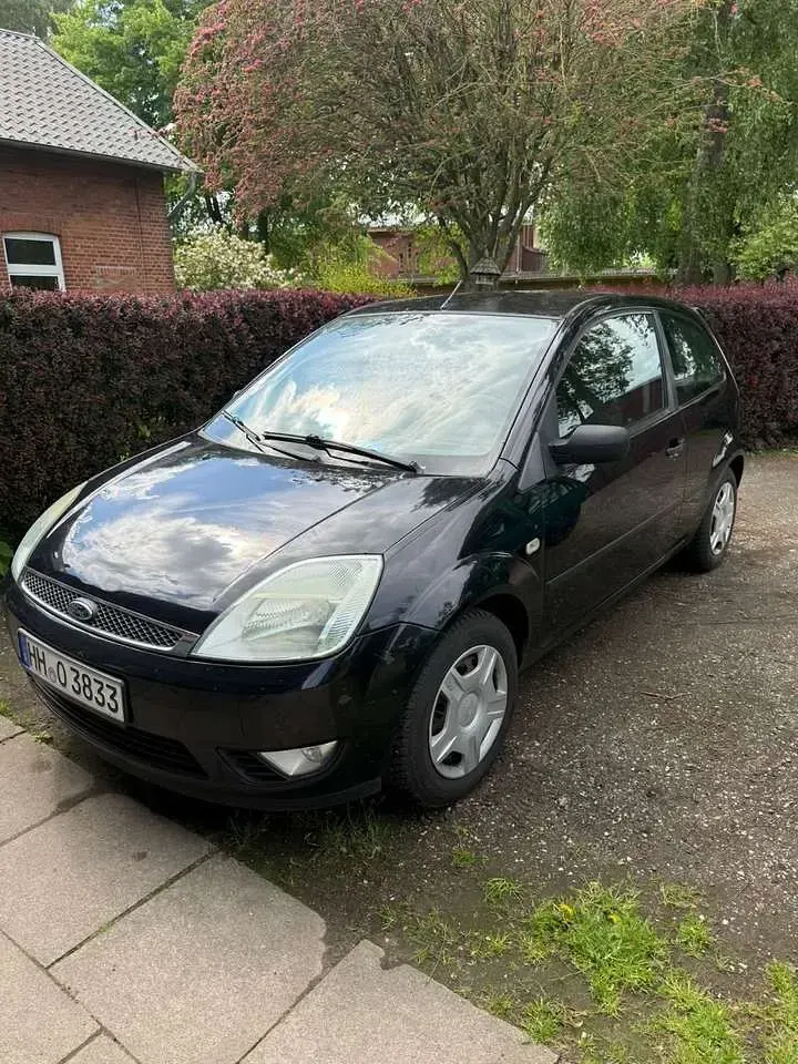 Gebraucht Ford Fiesta Trend 101 PS (74 kW) 2004 Kleinwagen