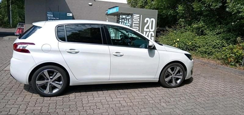 Gebraucht Peugeot 308 150 PS (110 kW) 2017 Weiß Coupé