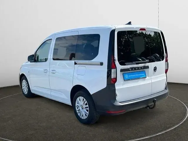 Gebraucht VW Caddy Basis 102 PS (75 kW) 2022 Candyweiß Van / Kleinbus