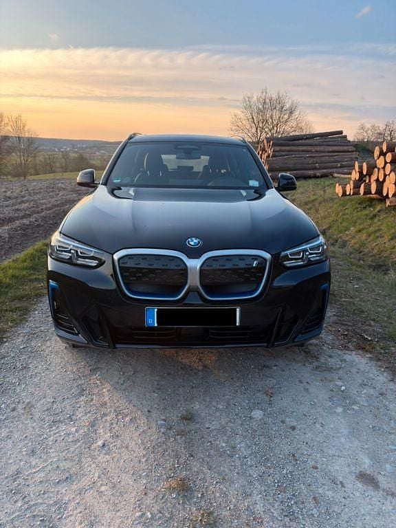 Gebraucht BMW iX3 Sport Line 210 kW (286 PS) 2022 Schwarz SUV