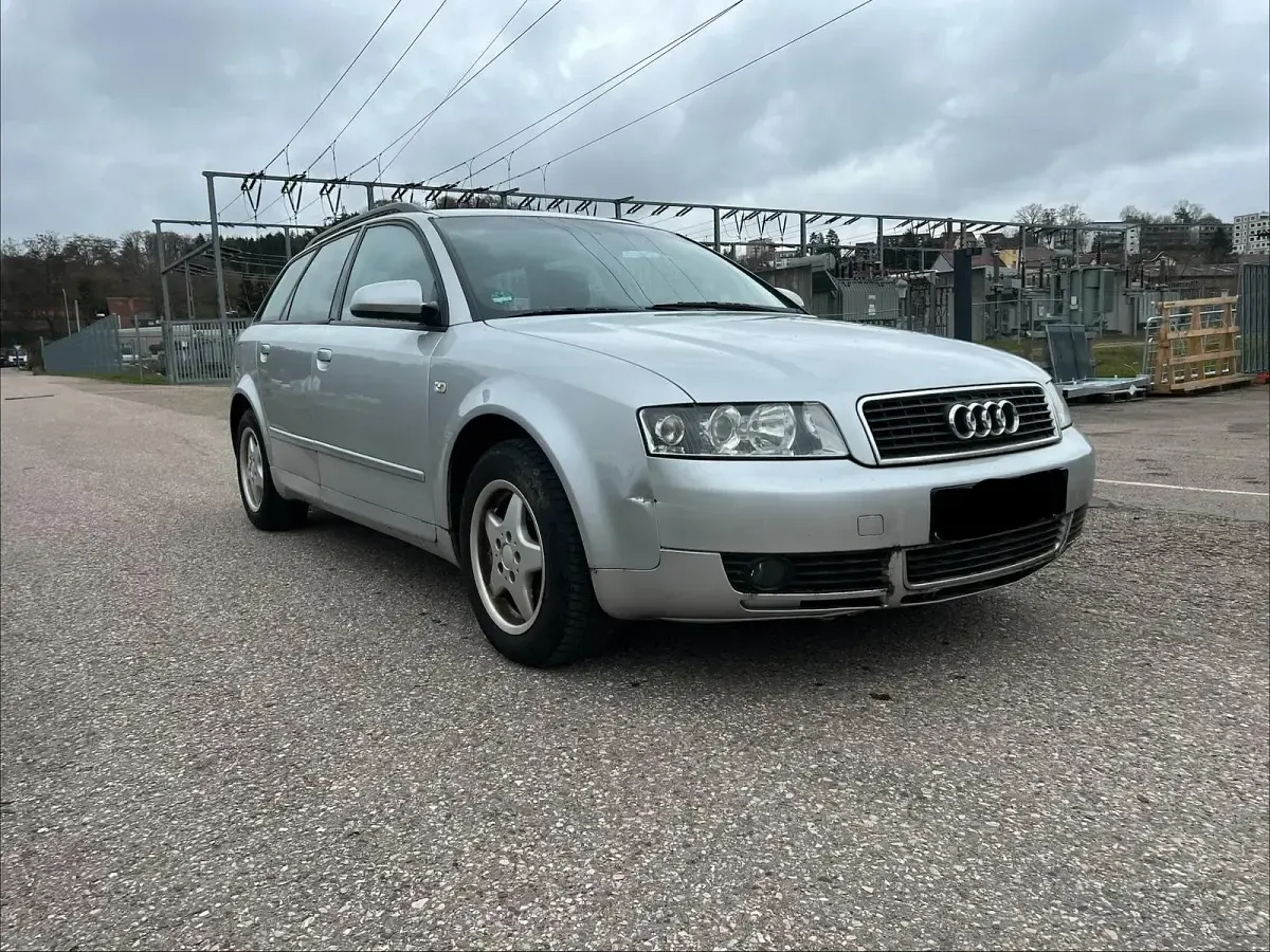 Używany Audi A4 150 KM (110 kW) 2002 Srebrny Kombi