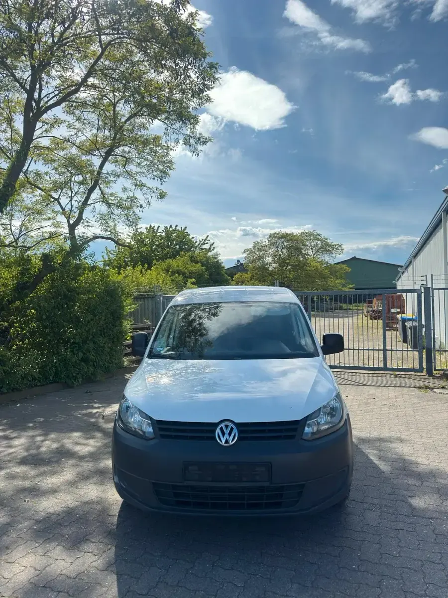 Używany VW Caddy 105 KM (77 kW) 2011 Biały Minivan