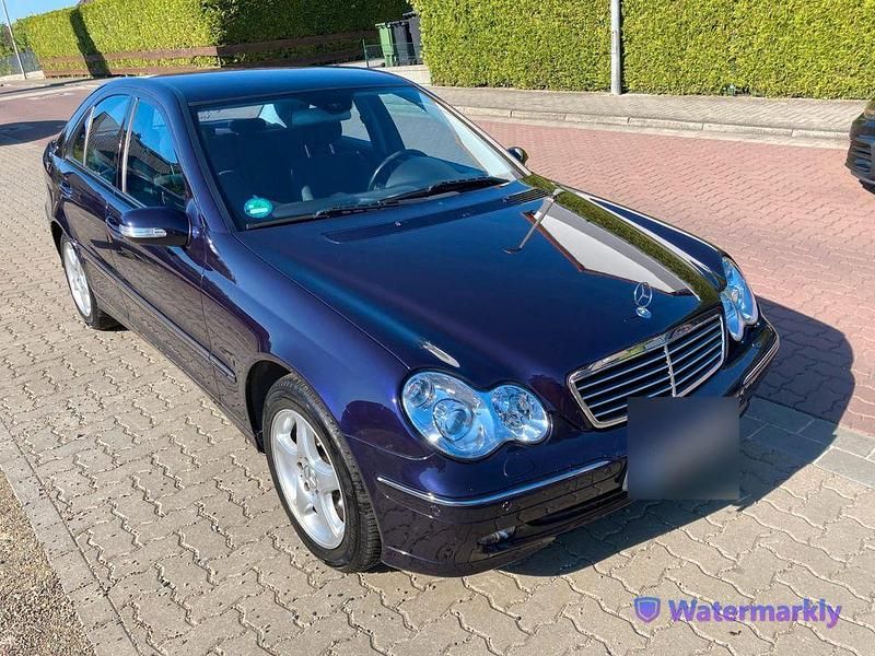 Gebraucht Mercedes C200 Avantgarde 163 PS (119 kW) 2003 Violet Limousine