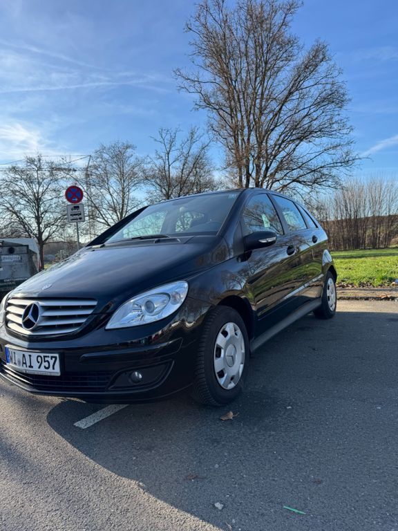 Schwarz Gebraucht 2007 Mercedes B150 Van / Kleinbus | 4.800 € (Fairer Preis) - Bild 1/4