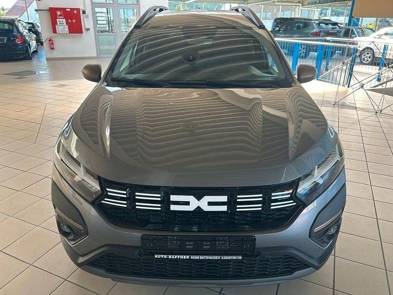 Gebraucht Dacia Jogger 101 PS (74 kW) 2025 Grau Van / Kleinbus