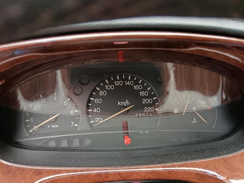 Gebraucht Ford Escort Ghia 115 PS (84 kW) 1998 Schwarz Limousine