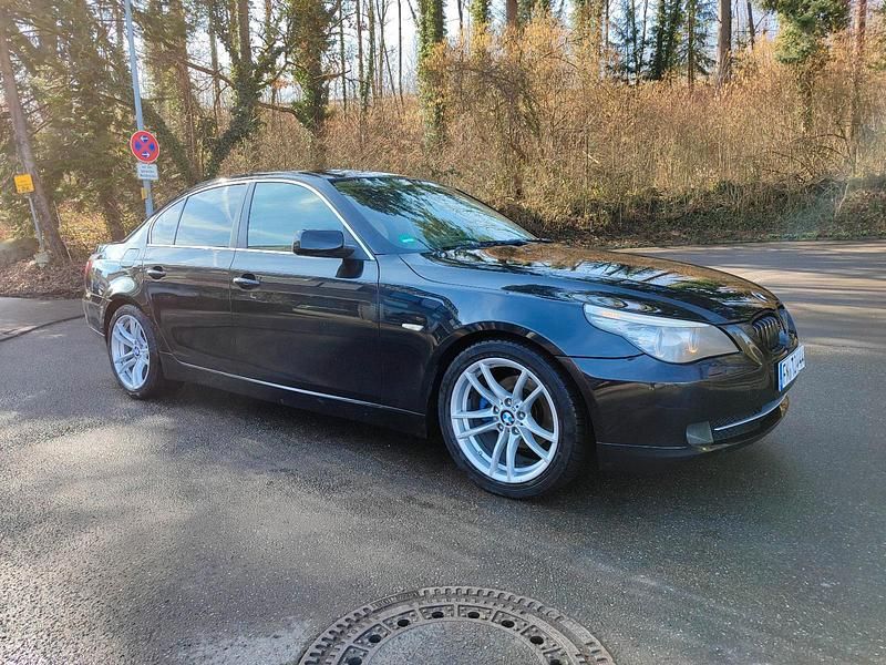 Gebraucht BMW 520 170 PS (125 kW) 2010 Schwarz Limousine