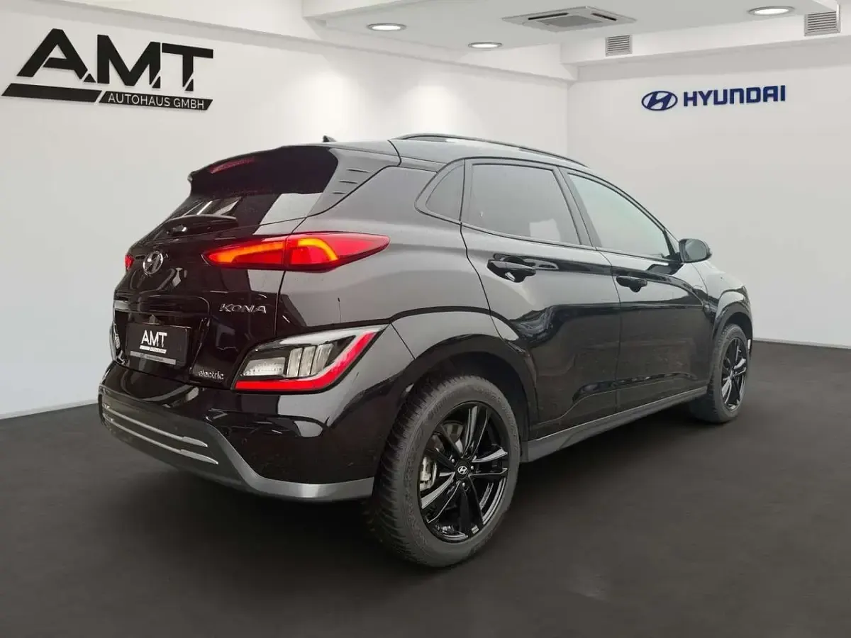 Gebraucht Hyundai Kona Advantage 100 kW (136 PS) 2023 Teal blue / met SUV