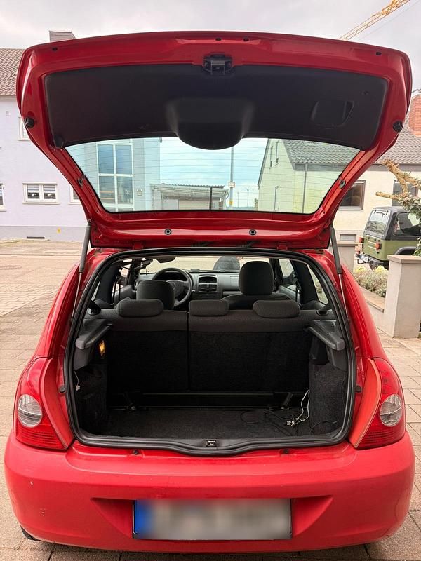 Gebraucht Renault Clio II 60 PS (44 kW) 2009 Rot Kleinwagen