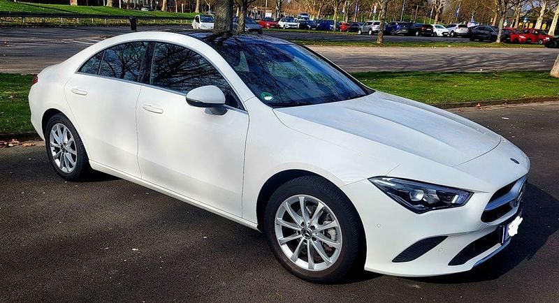Gebraucht Mercedes CLA180 136 PS (100 kW) 2021 Weiß Limousine