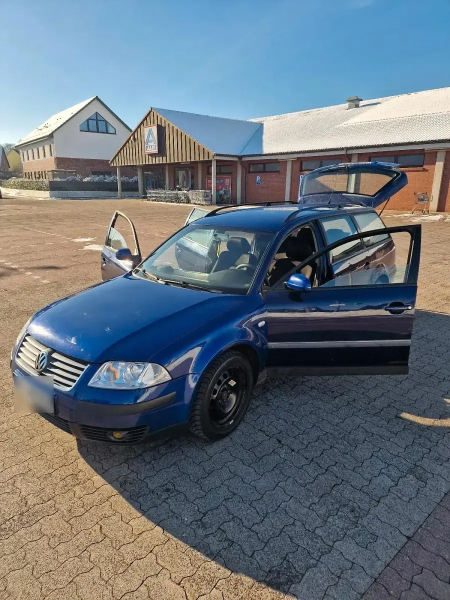 Gebraucht VW Passat 105 PS (77 kW) 2005 Blau Kombi