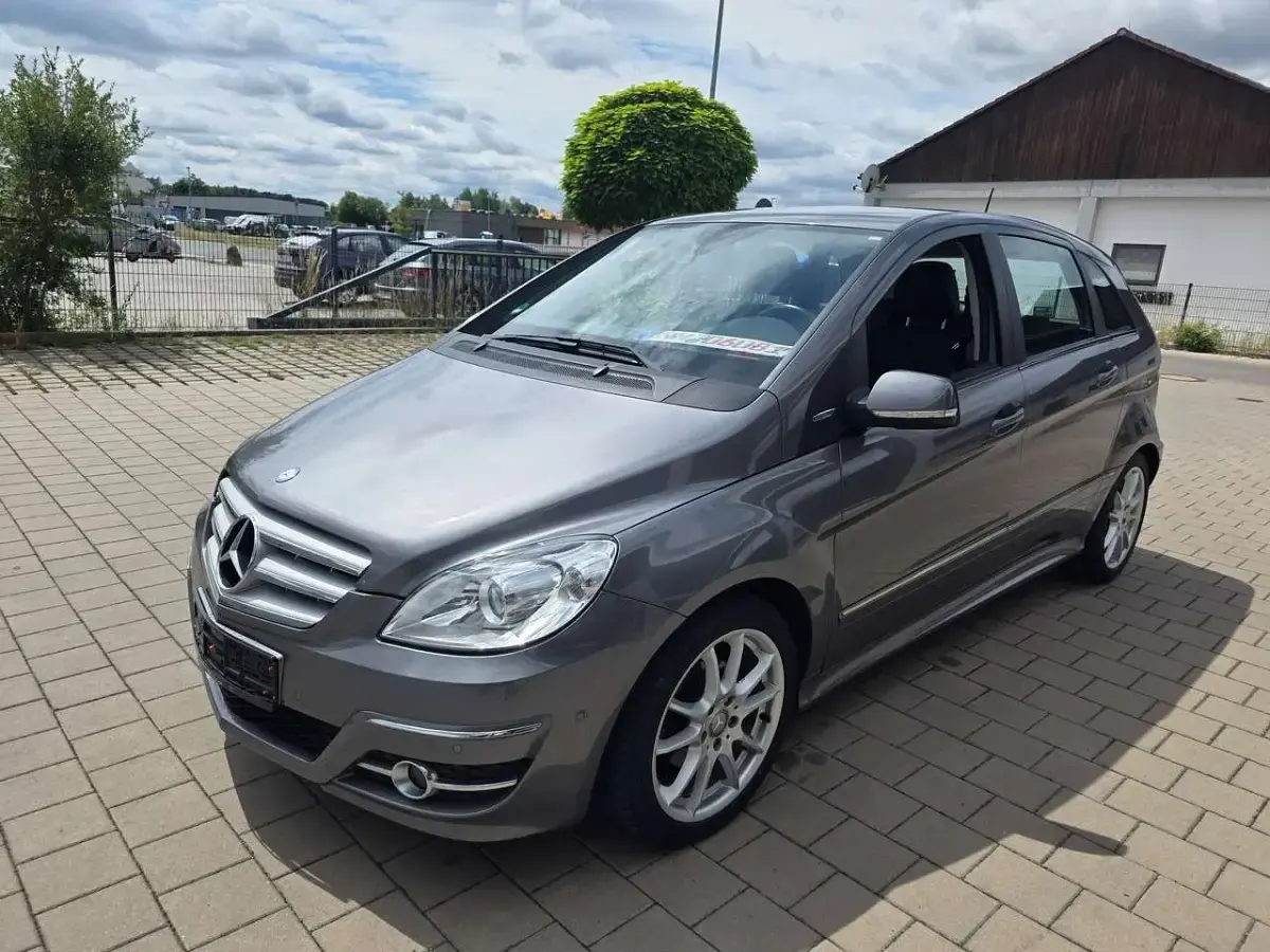 Gebraucht Mercedes B180 116 PS (85 kW) 2009 Mountaingrau  met. Van / Kleinbus