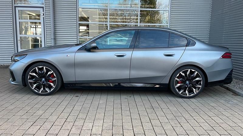 Second-hand BMW i5 Comfort Edition 250 kW (340 CP) 2025 Gri