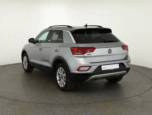 Second-hand VW T-Roc 150 CP (110 kW) 2025 Argintiu SUV