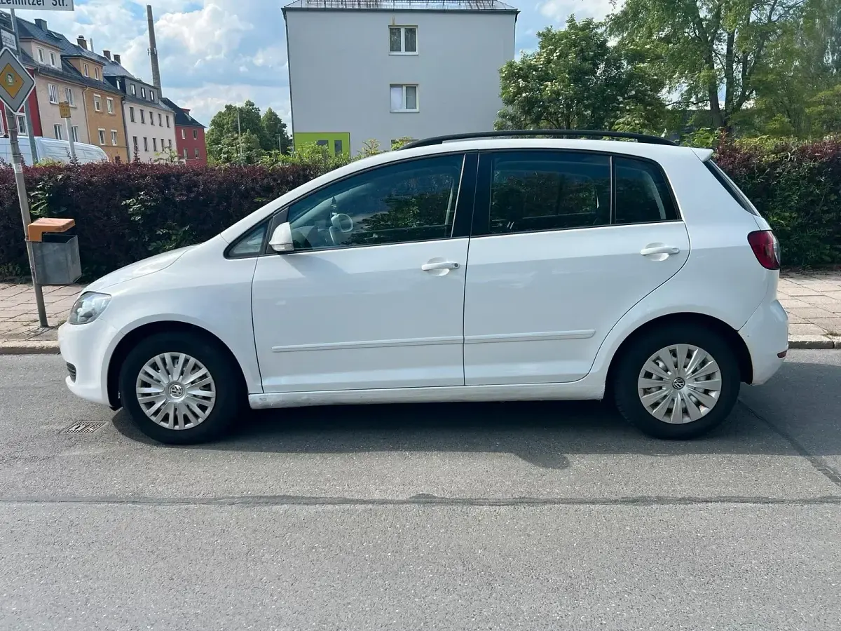 Gebraucht VW Golf VII 105 PS (77 kW) 2013 Weiß Kombi
