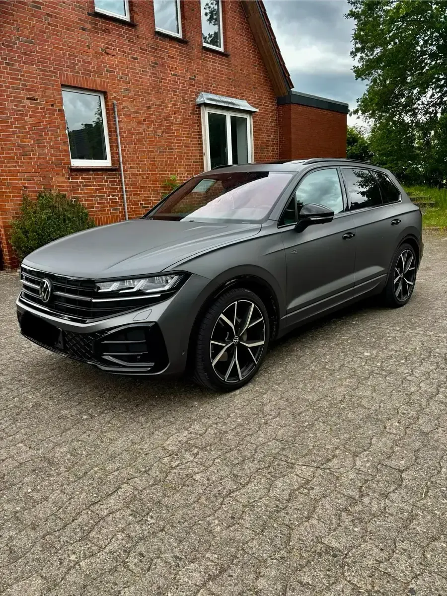 Gebraucht VW Touareg R 286 PS (210 kW) 2024 Grau SUV