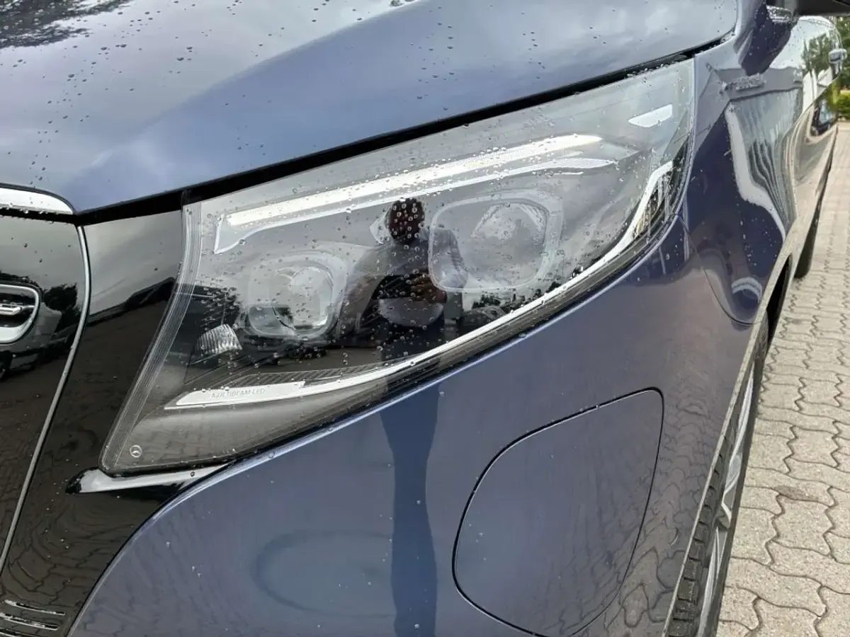 Gebraucht Mercedes EQV300 Avantgarde 150 kW (204 PS) 2025 Blau Van / Kleinbus