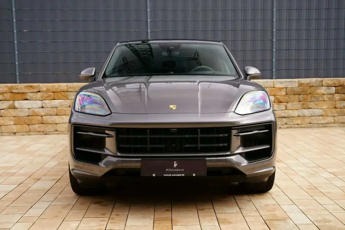 Gebraucht Porsche Cayenne E-Hybrid Coupe 470 PS (345 kW) 2025 Grau SUV