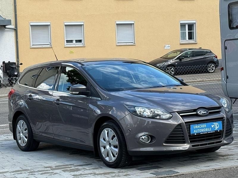 Gebraucht Ford Focus Champions Edition 105 PS (77 kW) 2012 Braun Kombi