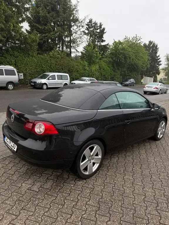Usata VW Eos 122 CV (89 kW) 2010 Nero Cabrio