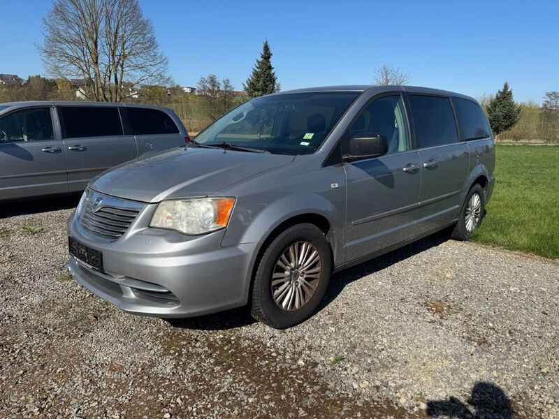 Gebraucht Lancia Voyager Silver 177 PS (130 kW) 2014 Silber Van / Kleinbus