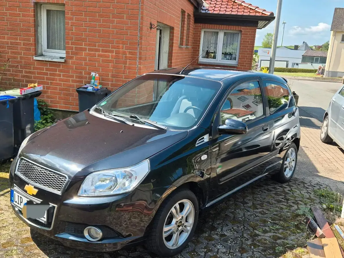 Gebraucht Chevrolet Aveo 101 PS (74 kW) 2010 Schwarz Kleinwagen