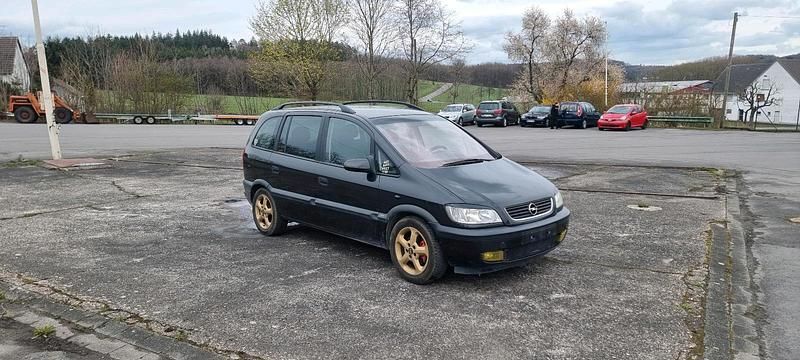 Gebraucht Opel Zafira 125 PS (91 kW) 2001 Schwarz Van / Kleinbus