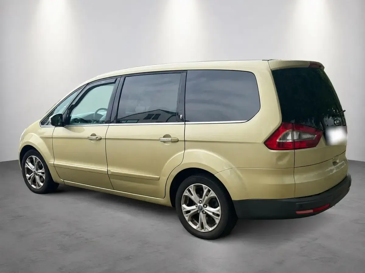 Gebraucht Ford Galaxy Ghia 131 PS (96 kW) 2007 Gold Van / Kleinbus