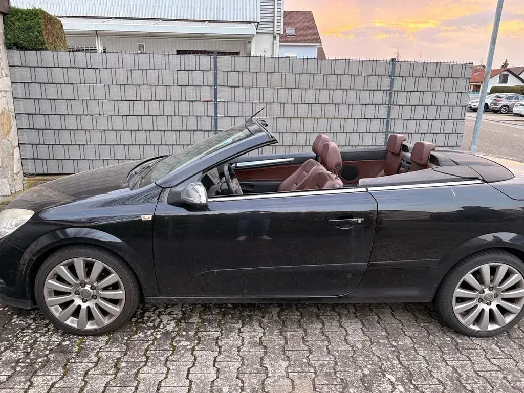 Gebraucht Opel Astra Cosmo 116 PS (85 kW) 2007 Schwarz Cabrio