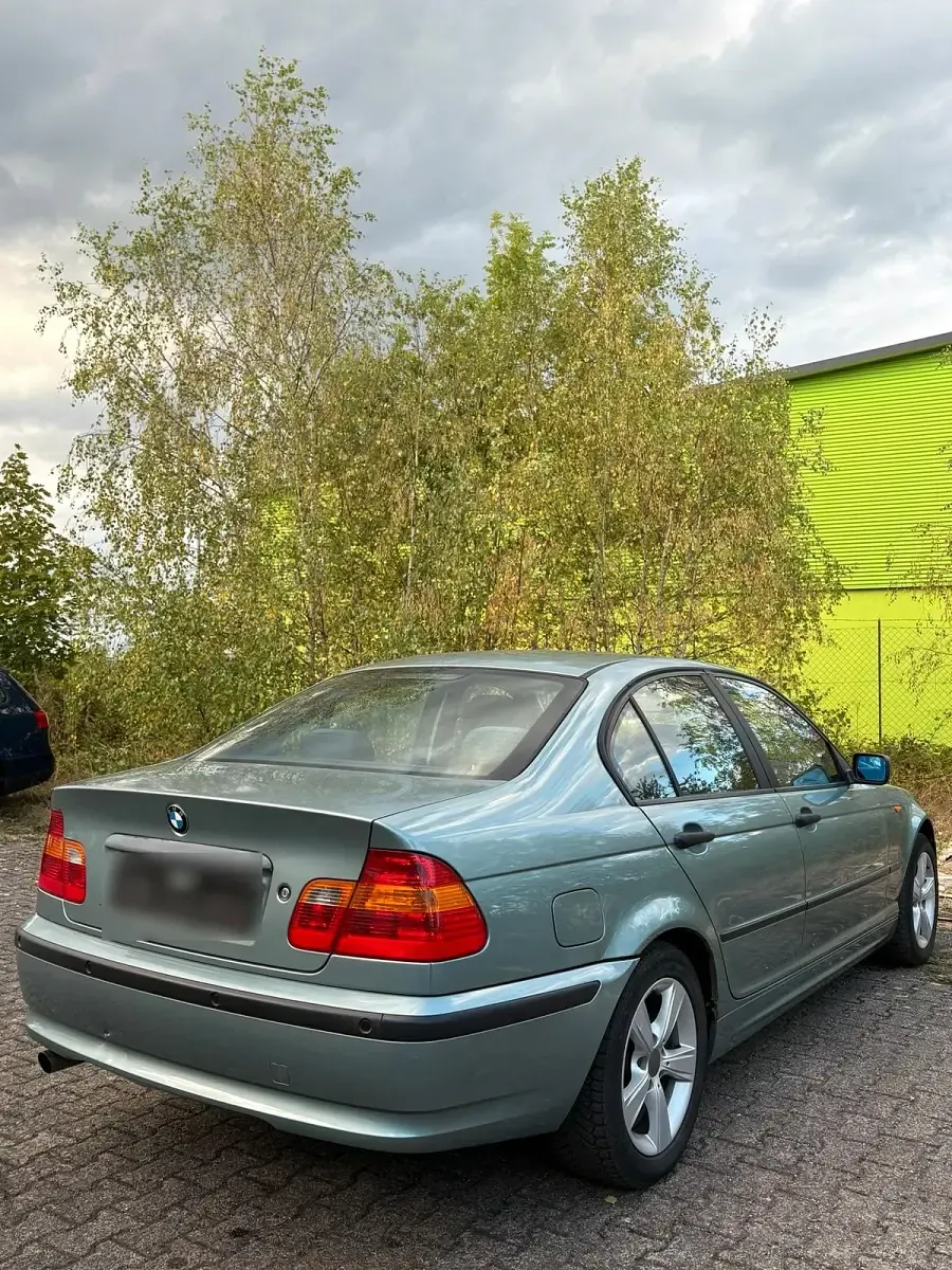 Gebraucht BMW 318 Basis 143 PS (105 kW) 2003 Andere farben Limousine