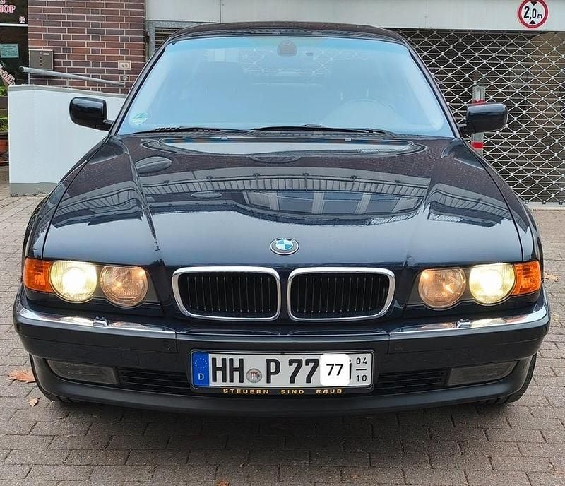 Blau Gebraucht 2001 BMW 740 Limousine | 14.999 € (Fairer Preis) - Bild 1/4