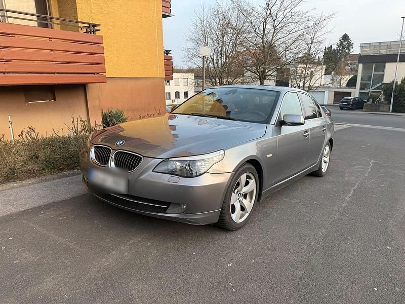 Gebraucht BMW 525 197 PS (144 kW) 2009 Grau Limousine