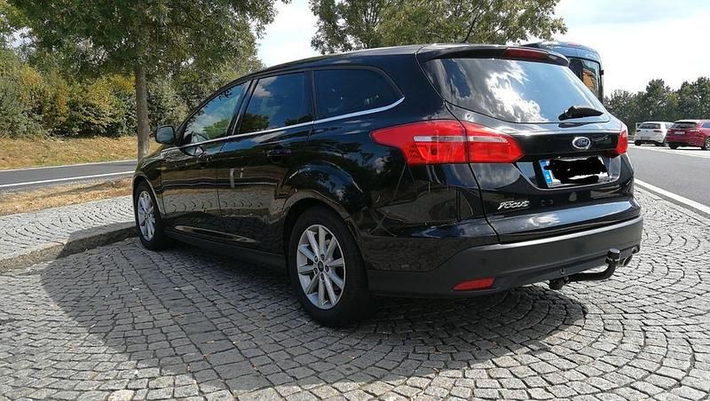 Second-hand Ford Focus 150 CP (110 kW) 2015 Negru Berlinǎ