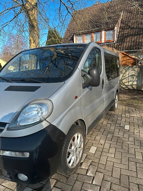 Gebraucht Opel Vivaro 2005 Silber Van / Kleinbus