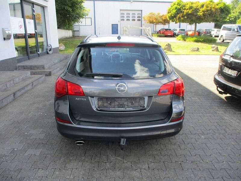 Gebraucht Opel Astra 160 PS (117 kW) 2011 Grau Kombi