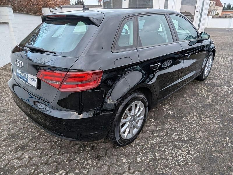 Gebraucht Audi A3 Sportback Attraction 110 PS (80 kW) 2016 Schwarz Kleinwagen