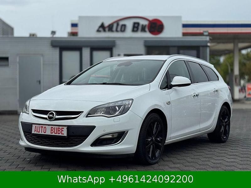 Weiß Gebraucht 2013 Opel Astra Kombi | 4.700 € (Fairer Preis) - Bild 1/4
